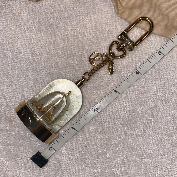 🔥❤️RARE Louis Vuitton Eiffel Tower Snow Globe Limited Edition Bag/key Charm - Picture 3 of 6
